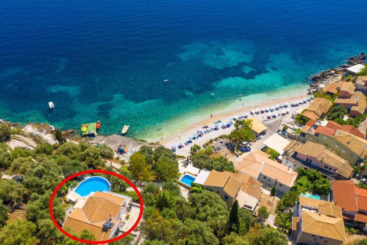 Villa Petros Katavolos Exterior photo