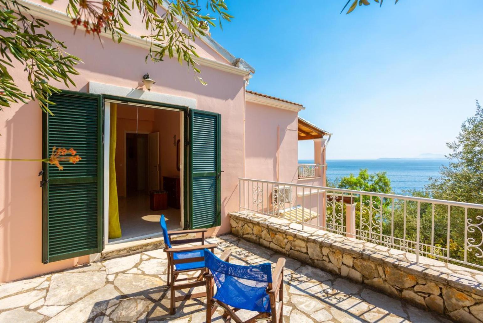 Villa Petros Katavolos Exterior photo